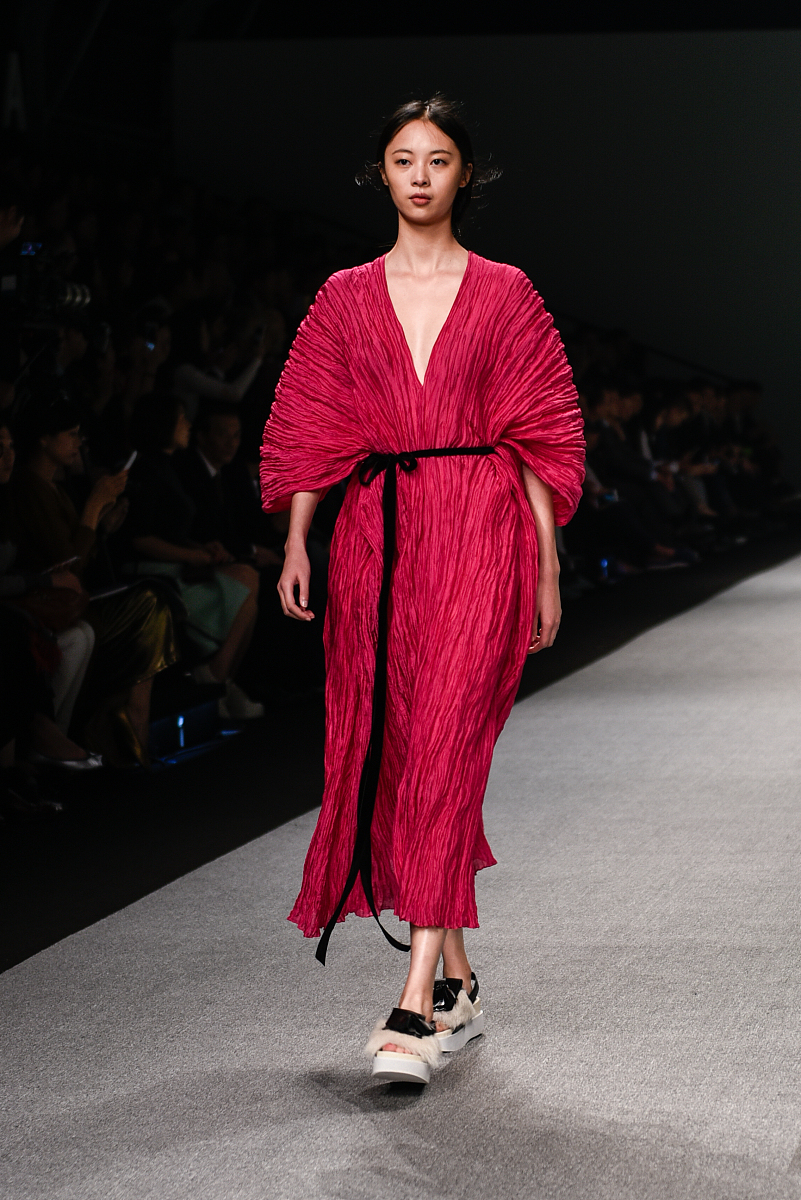 结合设计作品谈谈钱学森IP形象对于传播校园文化的意义