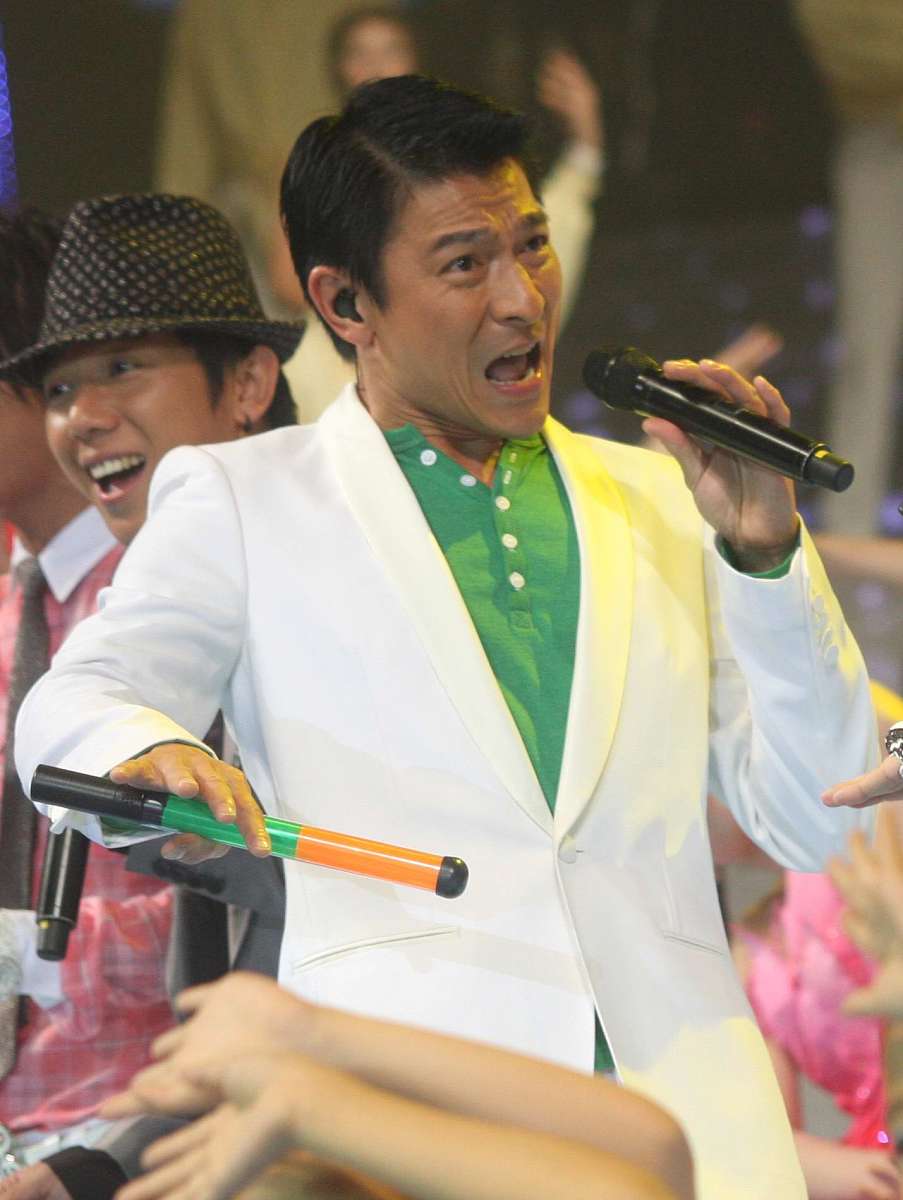 2009年10月13日,上海,迎世博倒计时200天世博优秀歌曲演唱会.***_***
