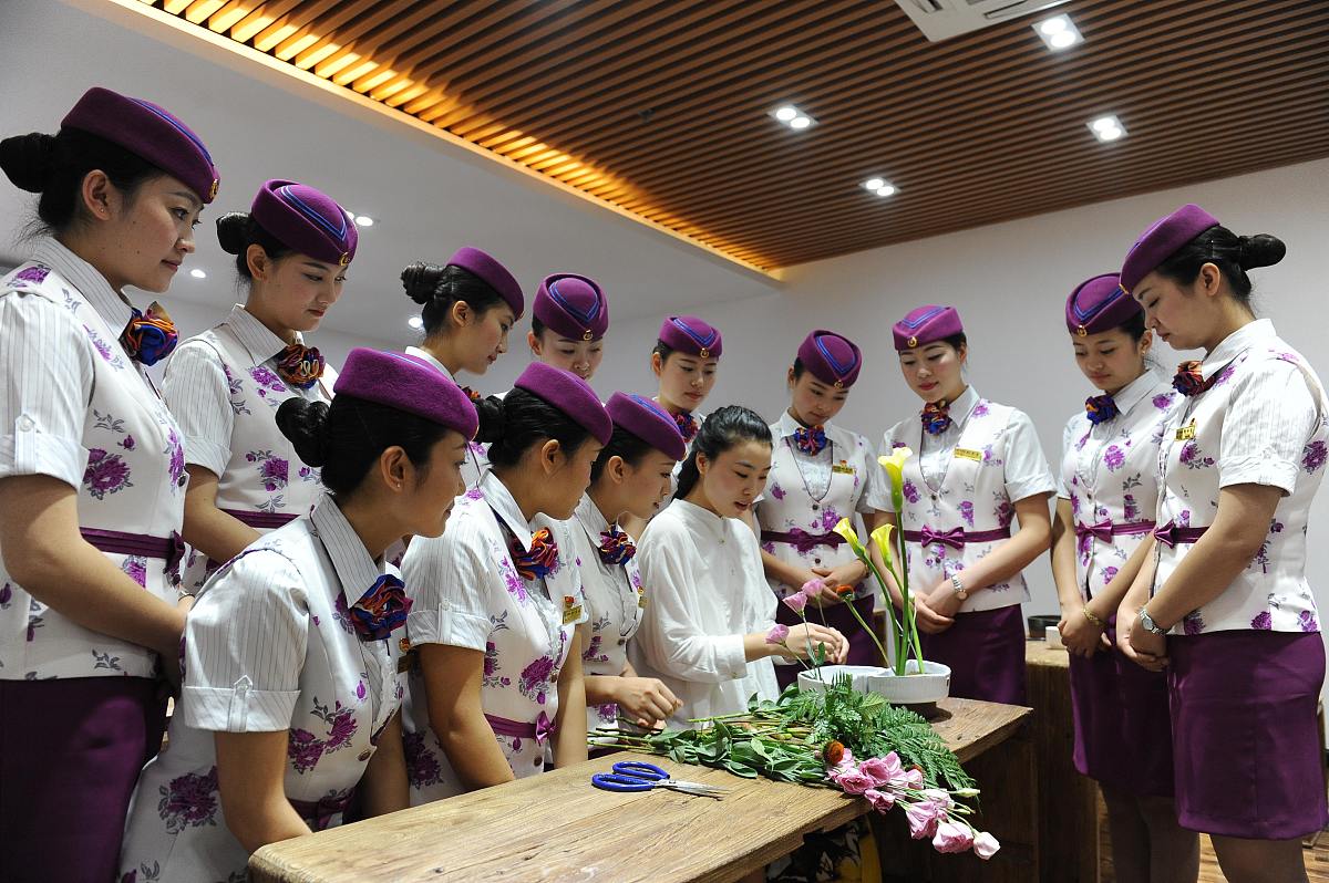 贵州2023年女生读轨道交通学校学什么好-怎么样