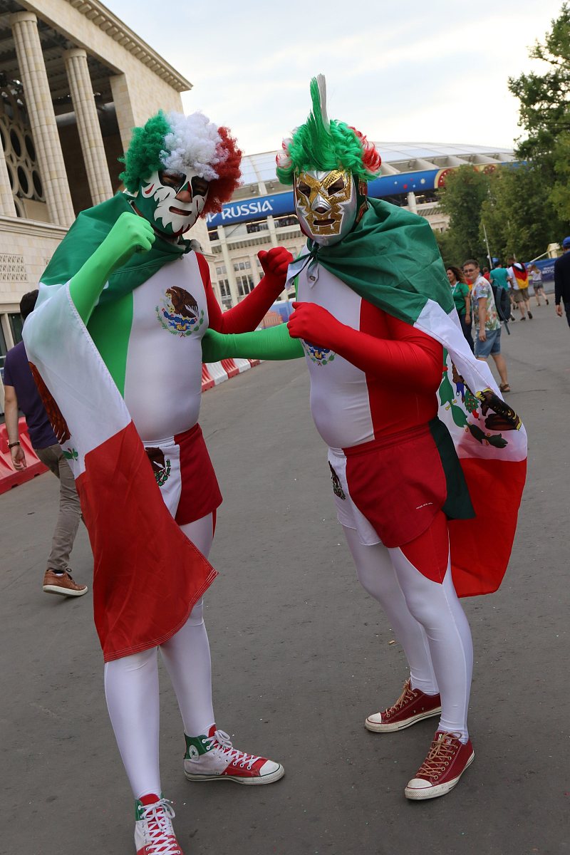 运动会加油稿件：点燃激情，勇攀高峰