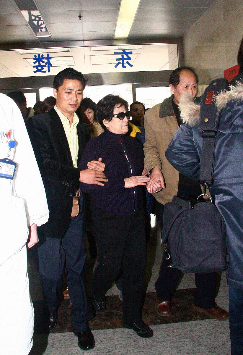 2007年 12月 28日 , 上海 , 今日 著名 电影 表演艺术家 孙道临 在 上