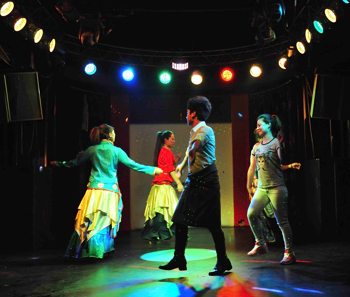 四川省藏文学校2022年开设了什么专业