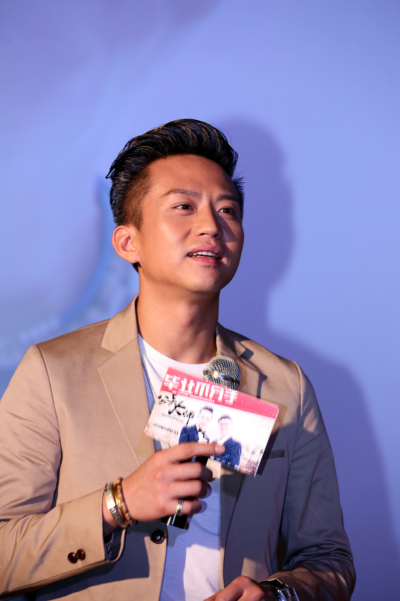 相视而过，下一句是什么？尴尬的瞬间！