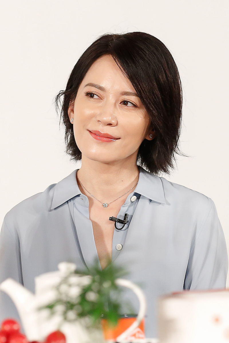 2018年6月5日,北京, 47岁冻龄女神俞飞鸿出席小说《繁华》圆桌对话活
