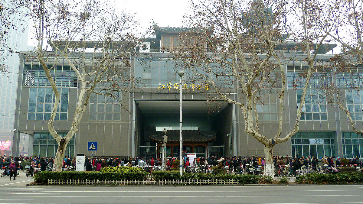 《红楼梦》总结一下这本书的主要内容和中心思想