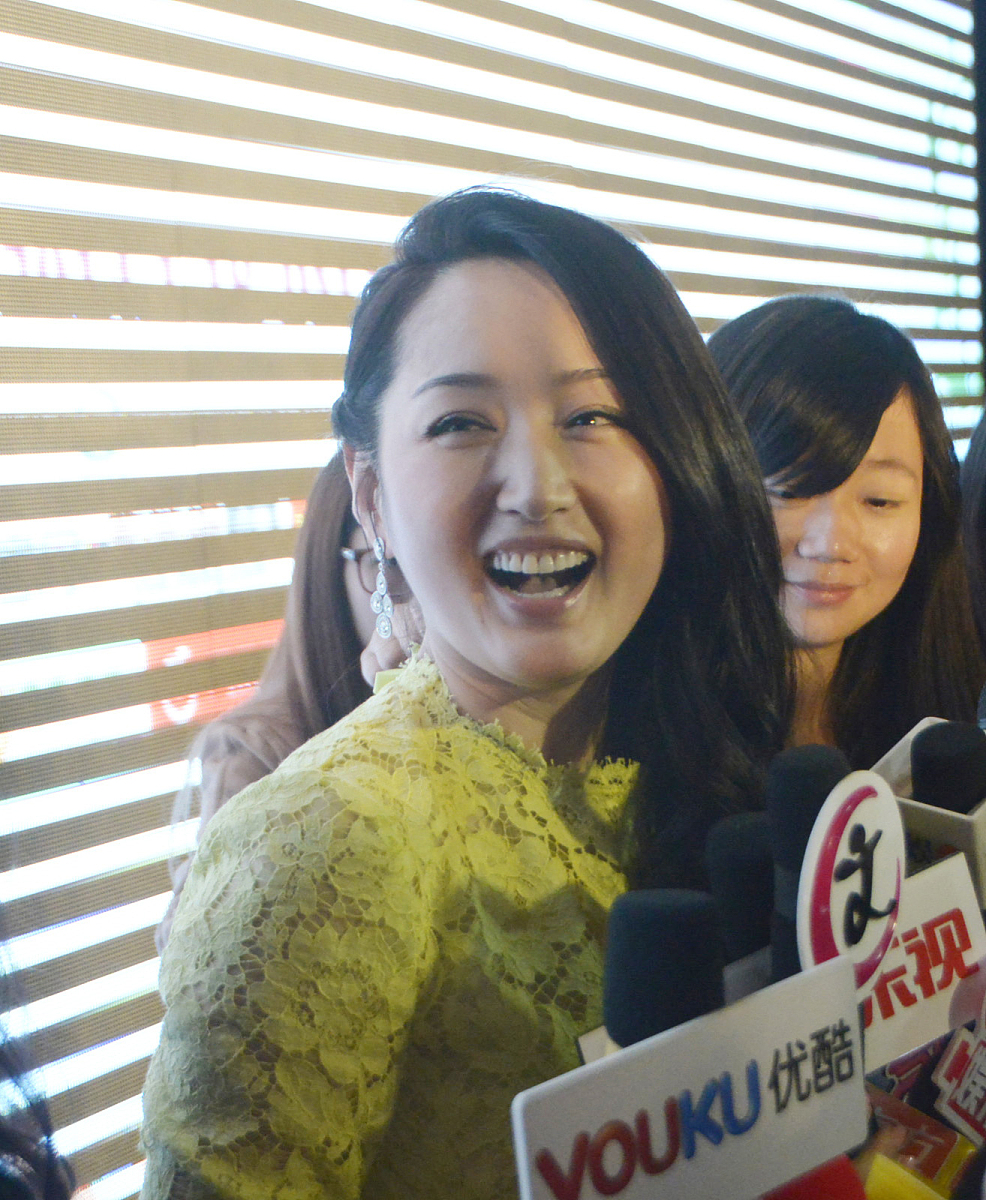 杨钰莹：26年后的单身抉择，是情伤难愈还是追求不同？