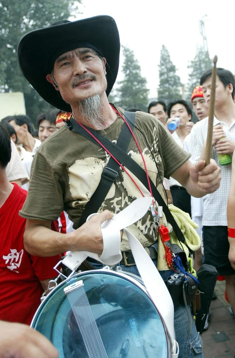 2004年7月17日,在离亚洲杯开幕还有4个小时的时候,火爆球迷抢先出击,