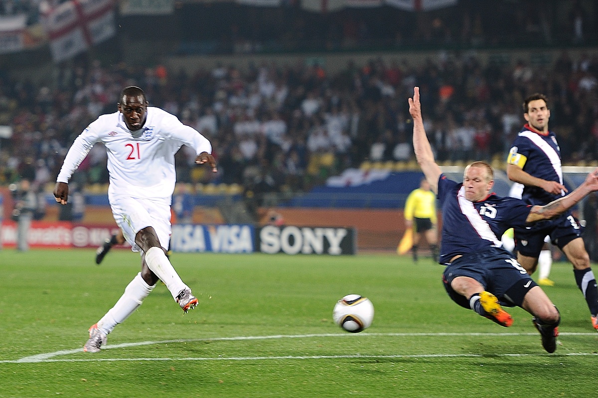 2010年6月12日,南非鲁斯滕堡,2010世界杯c组小组赛首轮,英格兰vs美国.