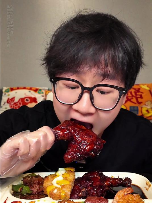 不是,你一顿饭6个菜啊?