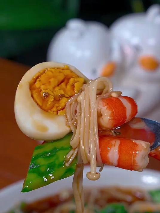 凉拌黄瓜金针菇酸辣美味