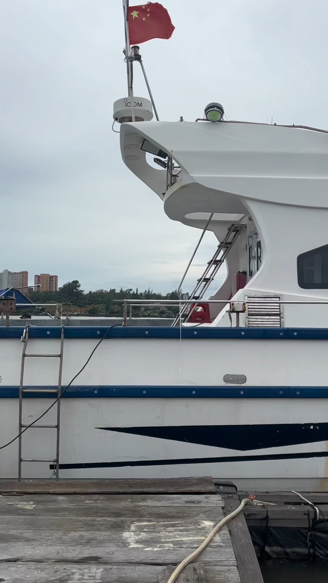 优质二手国产24M二类远海钓鱼艇,游艇评估原声记实(2/2)。#二手游艇 #游艇驾照