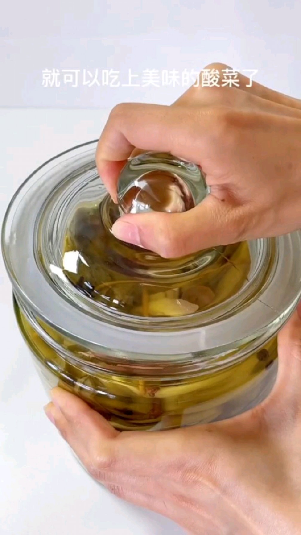 青菜除了炒和煮还能做成泡菜,清爽又好吃