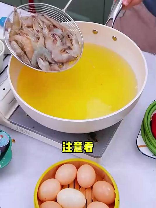 别再用粘锅折磨自己!这口陶瓷不粘锅,不粘炒菜还更好吃