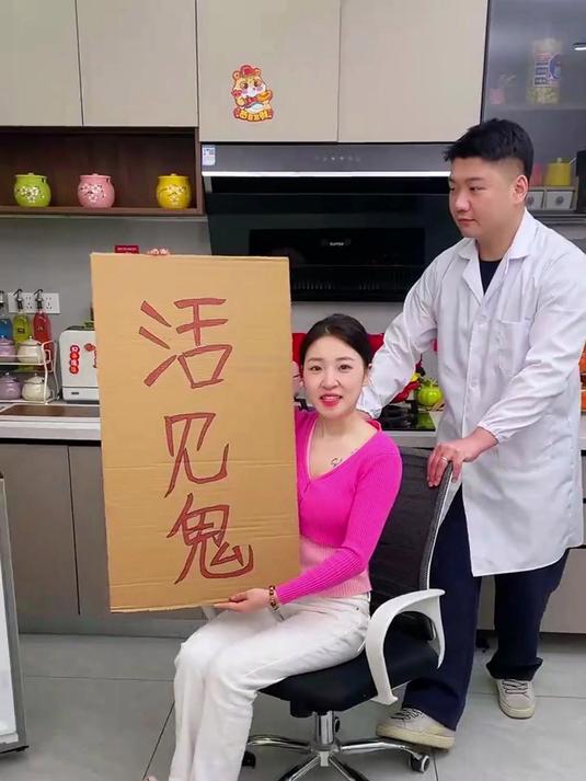 家里吃不完的香肠腊肉，用这个保鲜袋装起来，放上一年都不会变味