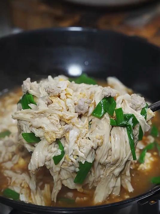 鸡蛋炒腐竹，鲜香滑嫩