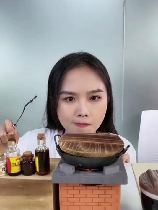 看电影，爆米花和饮料绝配啊