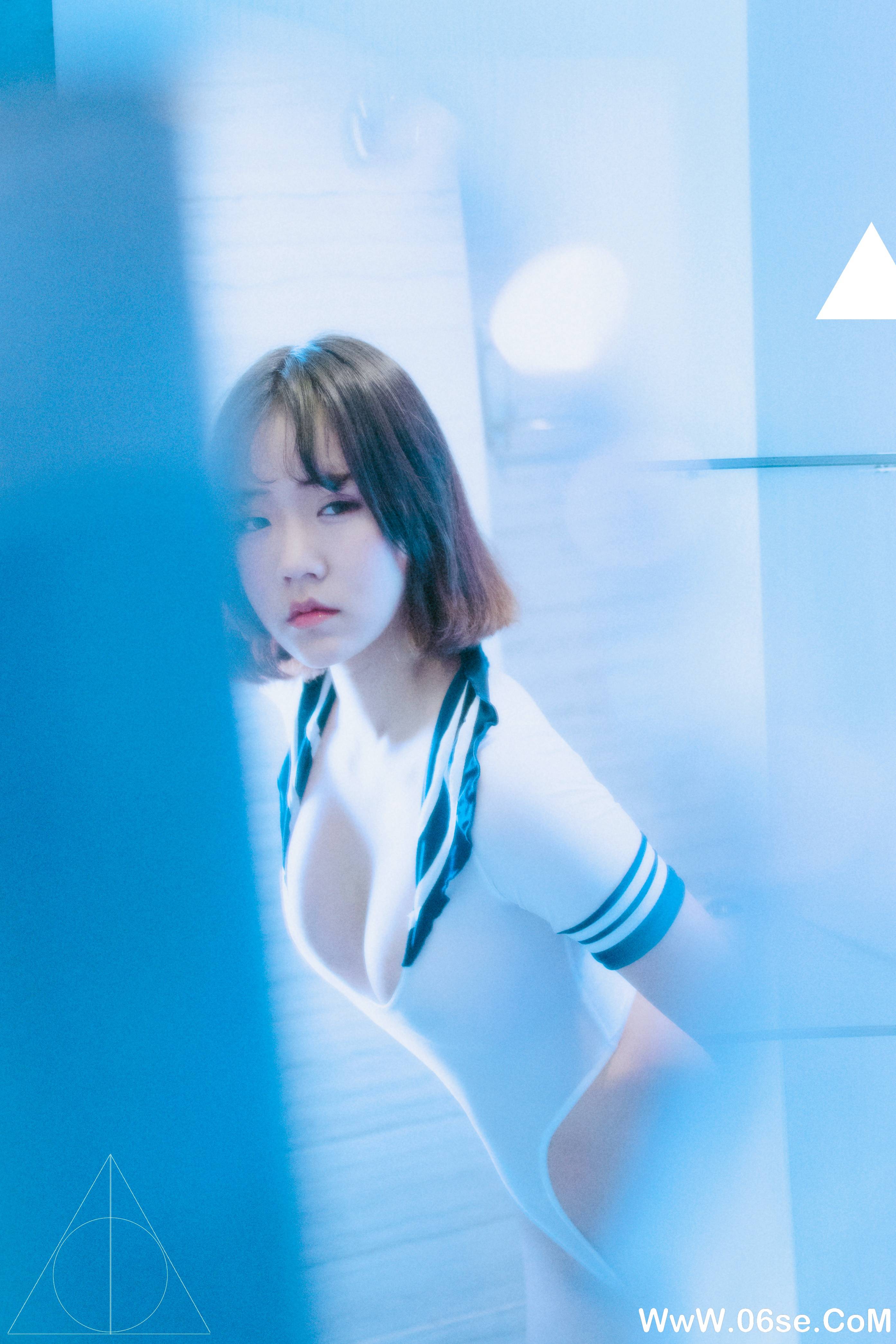 图片[5]-小何同学 – 002 [18P68M]-六色网