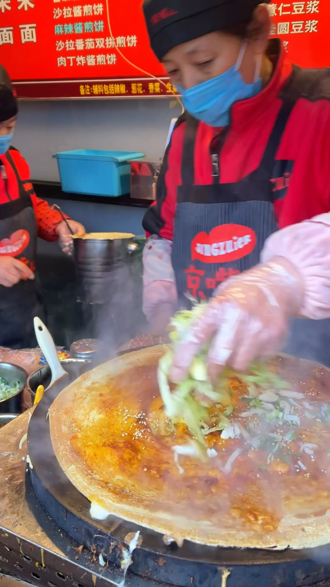 下雪了,天冷!摊个大煎饼先压压惊!