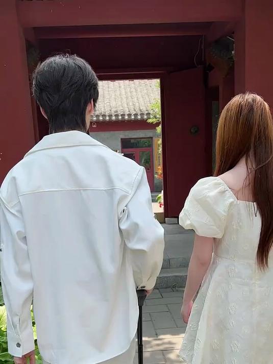 莞尔要带木头脸走了?