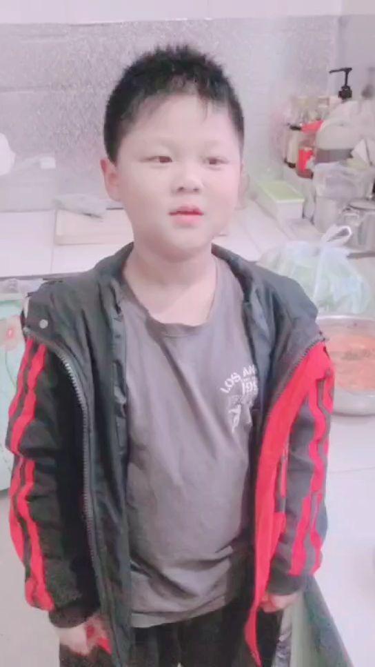 长葛市佛耳湖镇铁炉小学二年级劳动实践课|宗文龙《亲手为妈妈制作蛋挞》