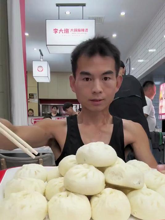 探访地道美食,一屉鲜肉小笼包,满足味蕾的享受!