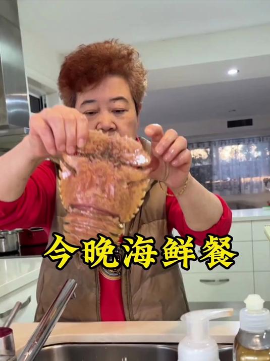 上次婆婆生日吃的琵琶虾味道还不错，今天特意又买来清蒸吃