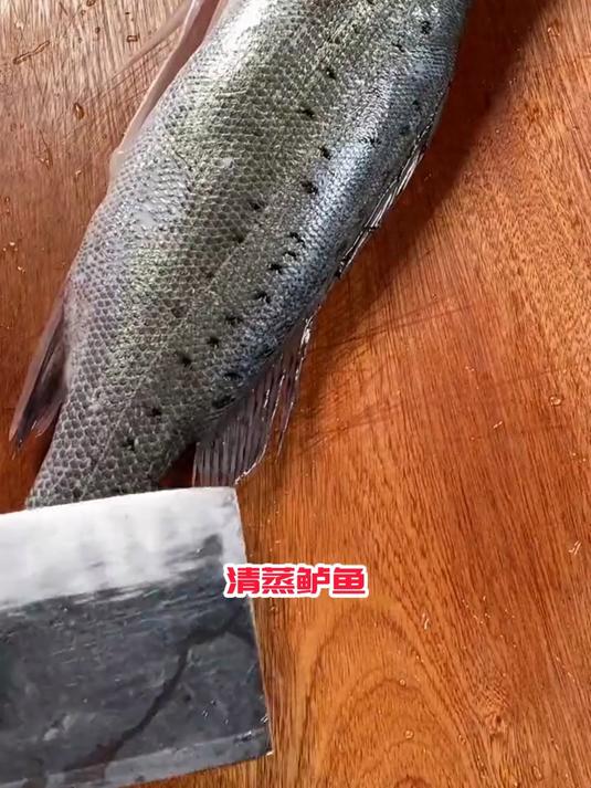 早餐新花样!清蒸鲈鱼饭团,营养饱腹开启活力早晨