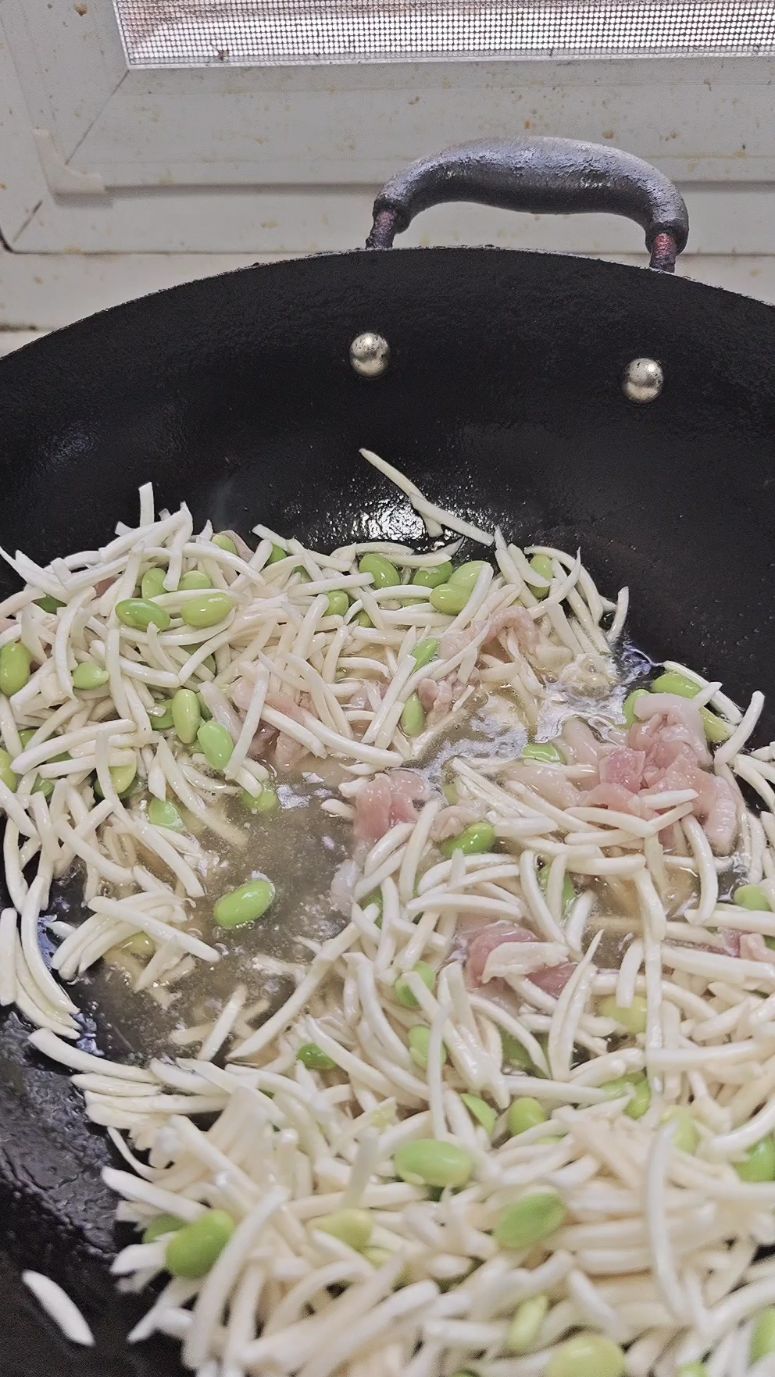 茭瓜毛豆米炒肉丝