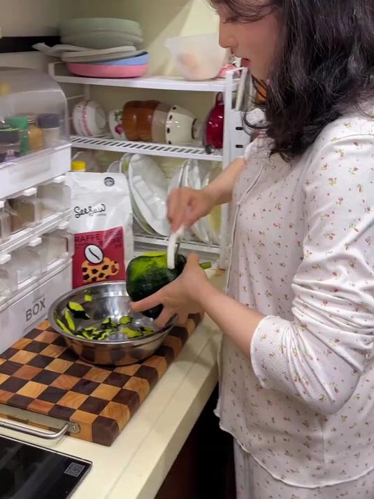 拒绝泛泛之交,我们是靠饭盆焊在一起的饭饭之交!