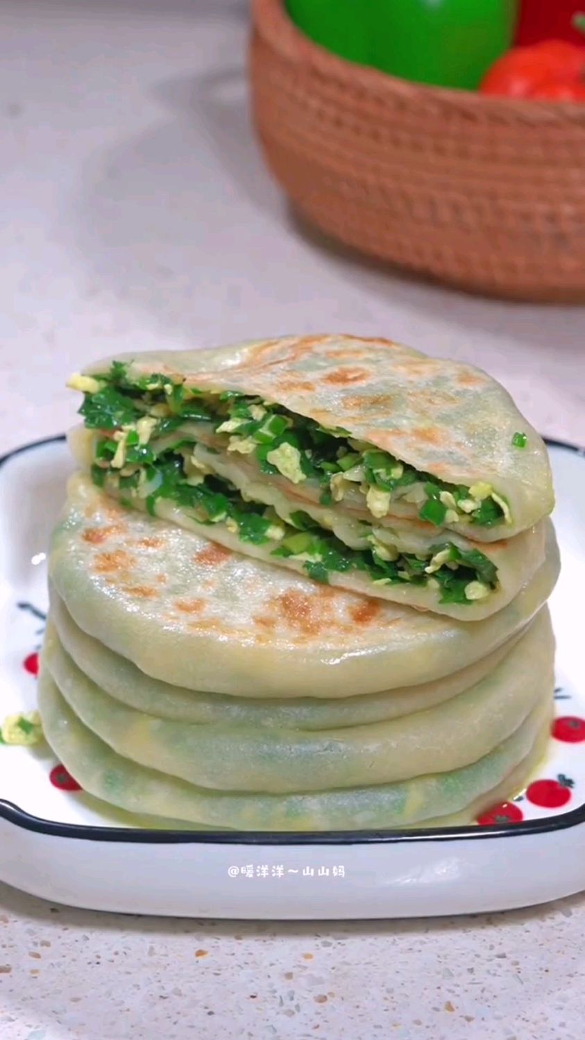 韭菜鸡蛋馅饼冬天吃着更有味道