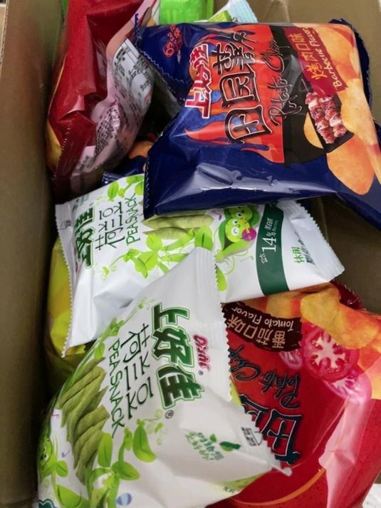 上好佳膨化食品休闲零食礼包薯片送礼过年零食必备追剧小零食
