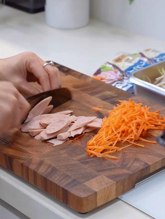 大家要的火腿肠它来了!使用冷鲜黑猪肉达到了特级标准