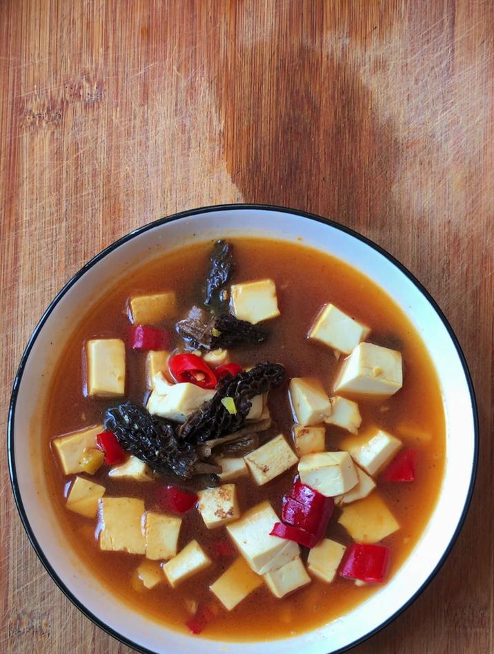 羊肚菌的家常做法,分享一道羊肚菌炒豆腐