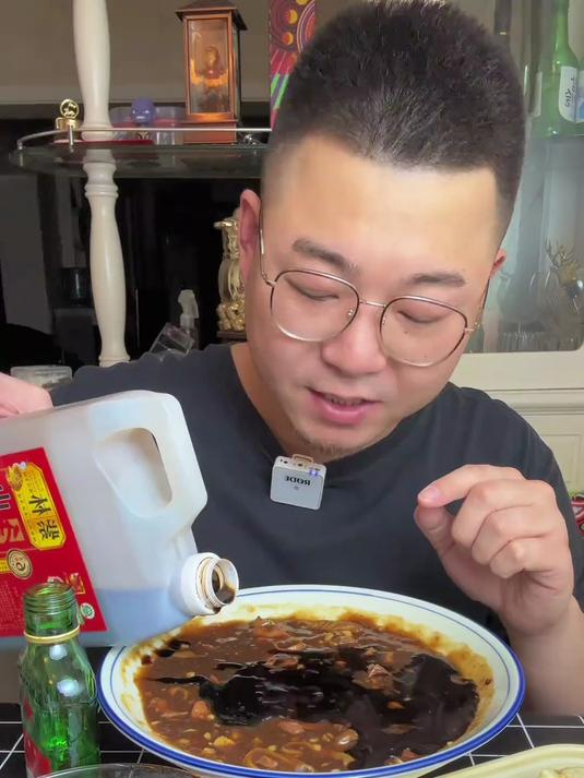 三碗炒肝配上三两包子哈哈哈 炒肝 包子!