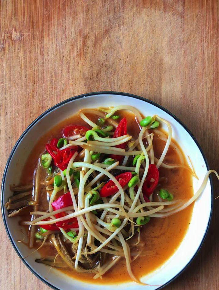 鳝鱼的家常做法,鳝鱼像我这样炒豆芽,好吃下饭