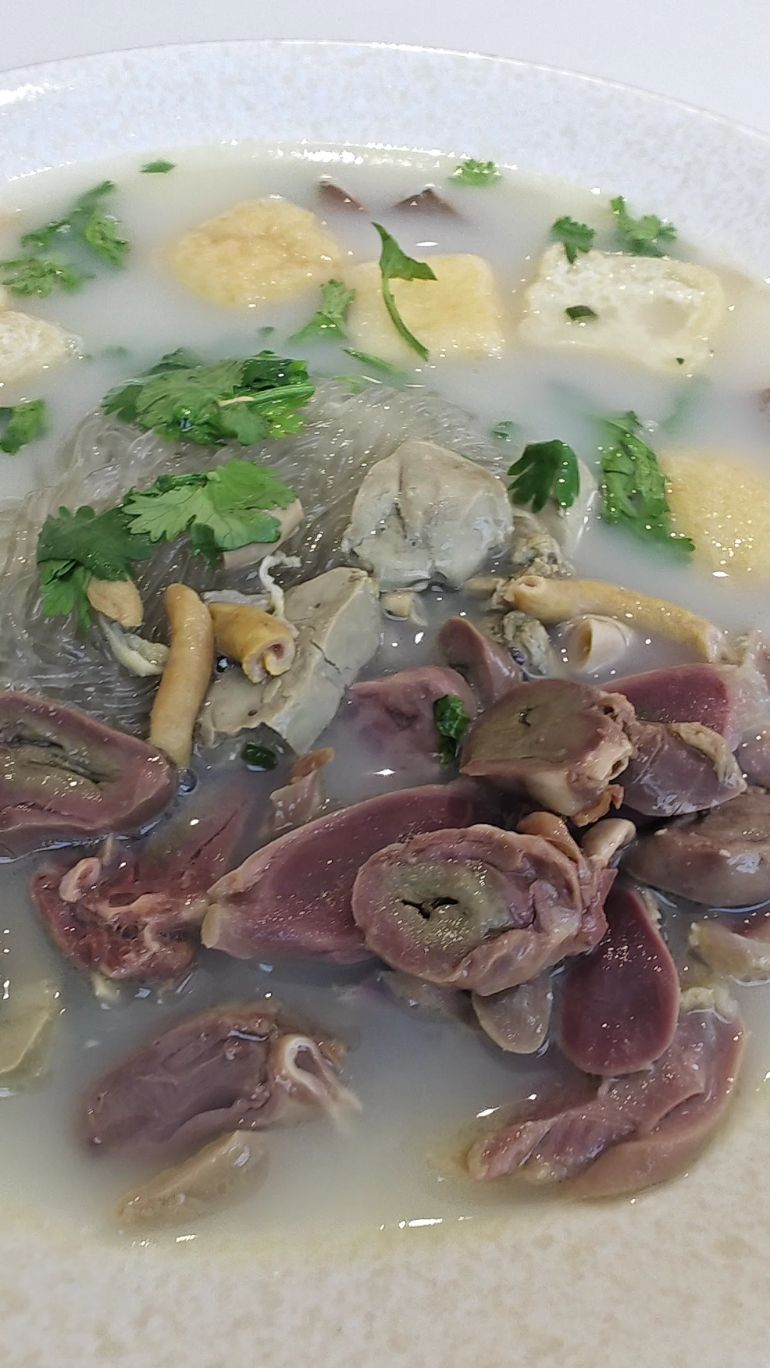 南京鸭德堡的老鸭粉丝汤