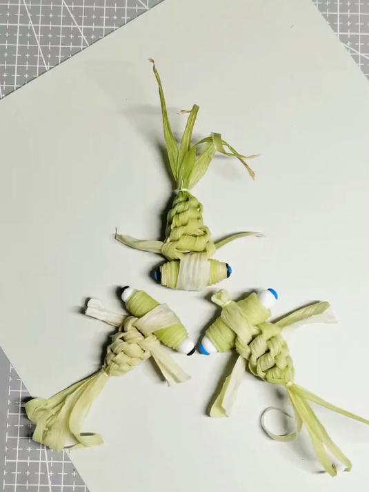 玉米皮编的小鱼