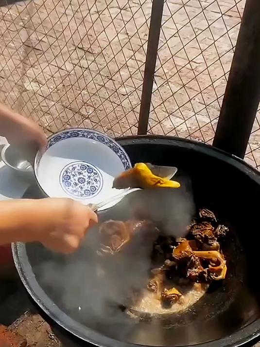 冬天到了必须要吃一炖大鹅