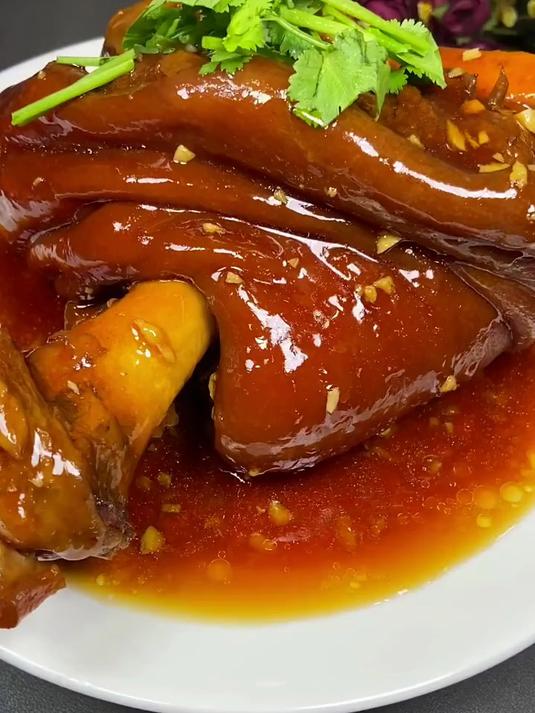 东北名菜 酱肘子的做法