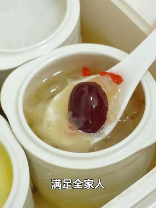 早餐匆忙没时间?炖锅上蒸下炖功能,睡前准备醒来全家早餐齐!