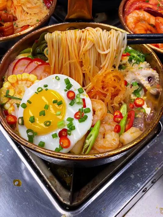 铜锅米线怎么炒料?独家香料搭配技巧,让味道更有层次!