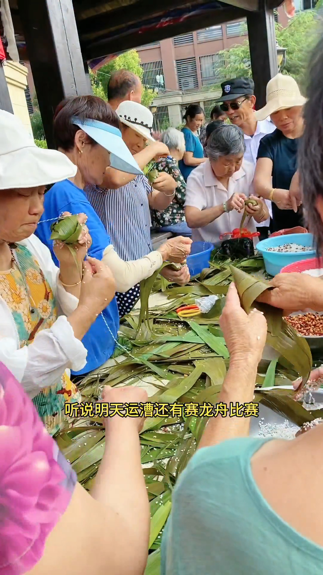 河北在安徽对端午节没有什么情怀我妈炸一锅马糖菜饺就节束了,安徽端午节包粽子赛龙舟