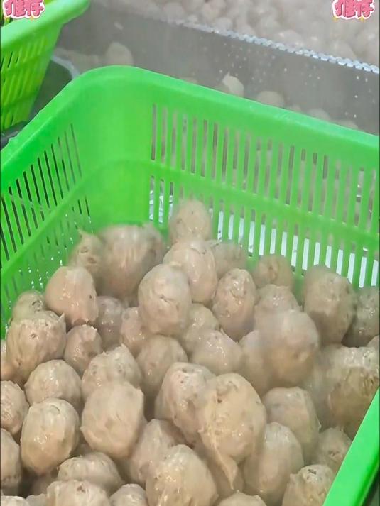 竟然有这么好吃的手打牛肉丸 一口下去满满的牛肉颗粒 太香了!