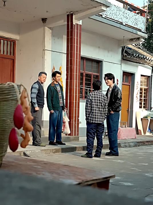 赌徒重生不赌钱，海上捕鱼震全村 17