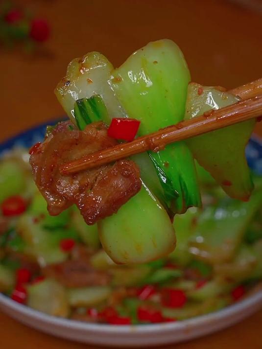 这样做的小炒青菜，清脆爽口，越吃越想吃。家常菜 下饭神器