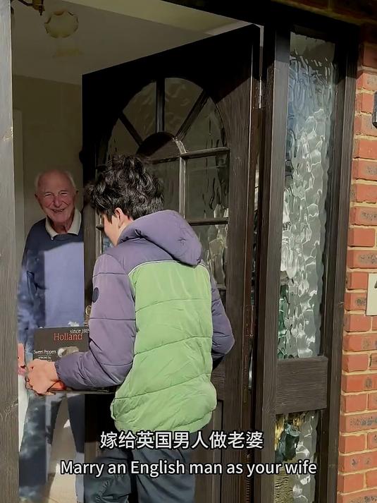 今天特意做了巧克力蛋糕，爷爷好开心呢