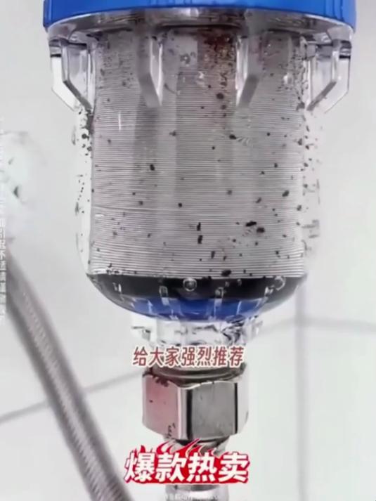 前置过滤器安装于热水器冷水处，可从源头上过滤净化水质
