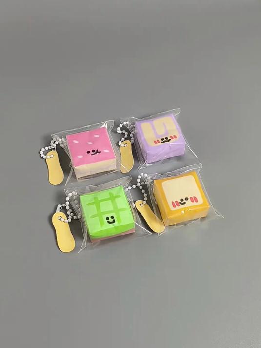 美味の蛋糕小方，捏一下～#手工 #自制 #教程 #捏捏乐