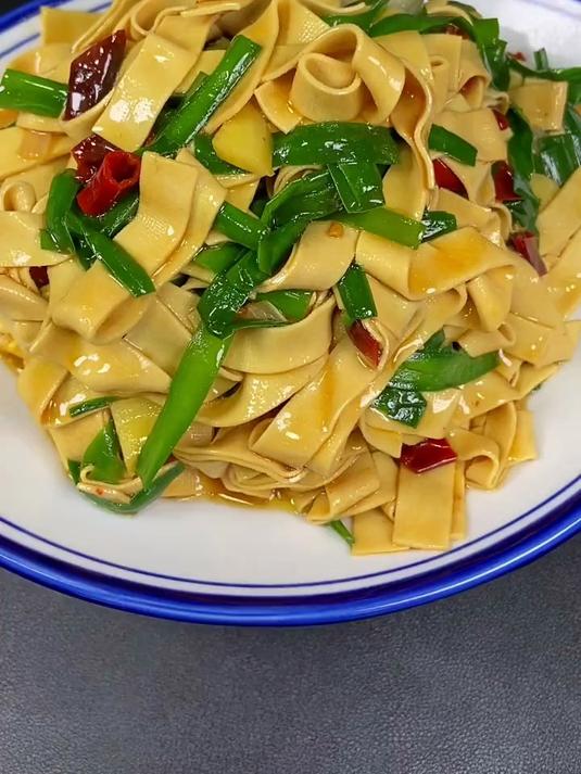 干豆腐炒韭菜的做法