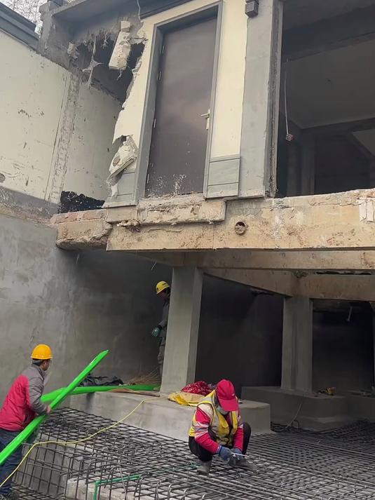 自建小别墅室外做鱼池,跟地面统一打钢筋笼,这鱼池质量真不错